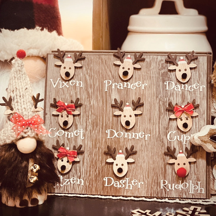 Lola's Santa's Reindeer sign