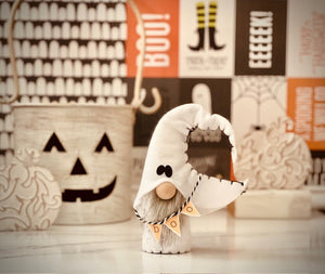 Lola's Boo ghost gnome
