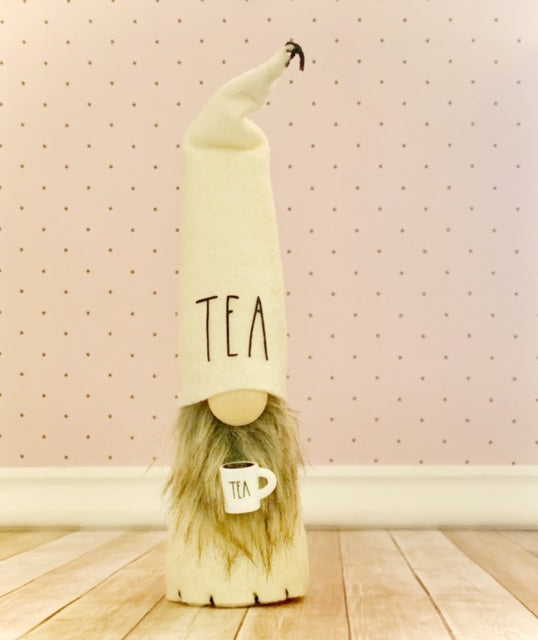 Lola's Tea gnome - LolasGnomesMerch